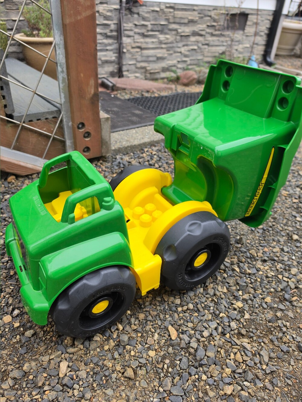 Mega Bloks John Deere Toy Dump Truck